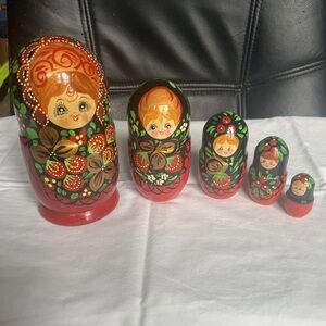 Vintage Matryoshka Nesting Doll Set Russian Wooden 5 Piece